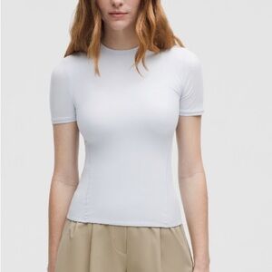 Lululemon wundermost ultra soft nulu hip length crew neck shirt